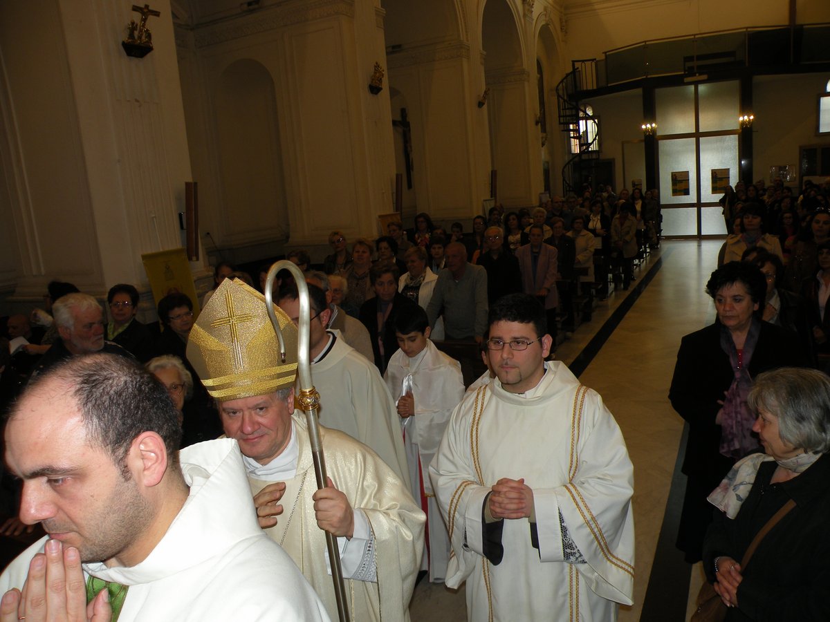 18-04-2013-messa-processione-eucaristica-00026.JPG