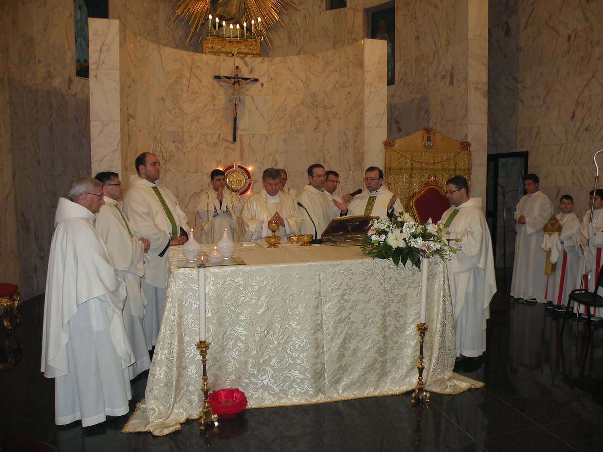 18-04-2013-messa-processione-eucaristica-00059.JPG