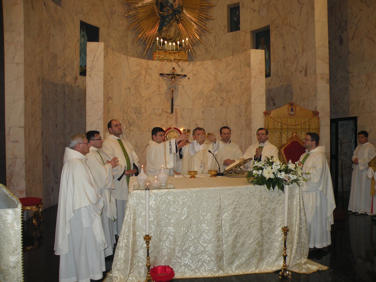 18-04-2013-messa-processione-eucaristica-00061.JPG