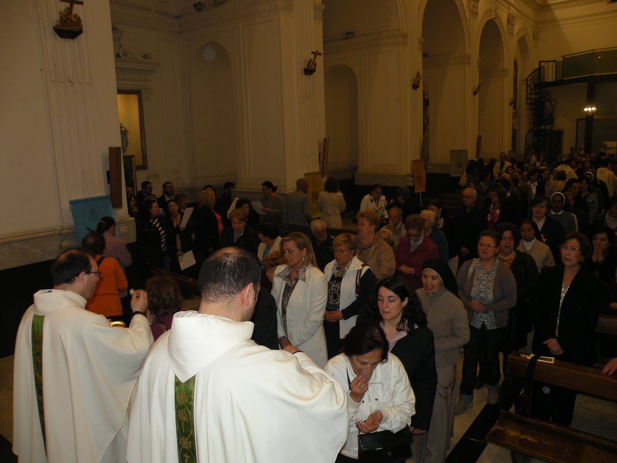 18-04-2013-messa-processione-eucaristica-00067.JPG