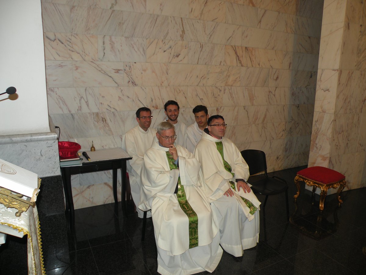 18-04-2013-messa-processione-eucaristica-00071.JPG