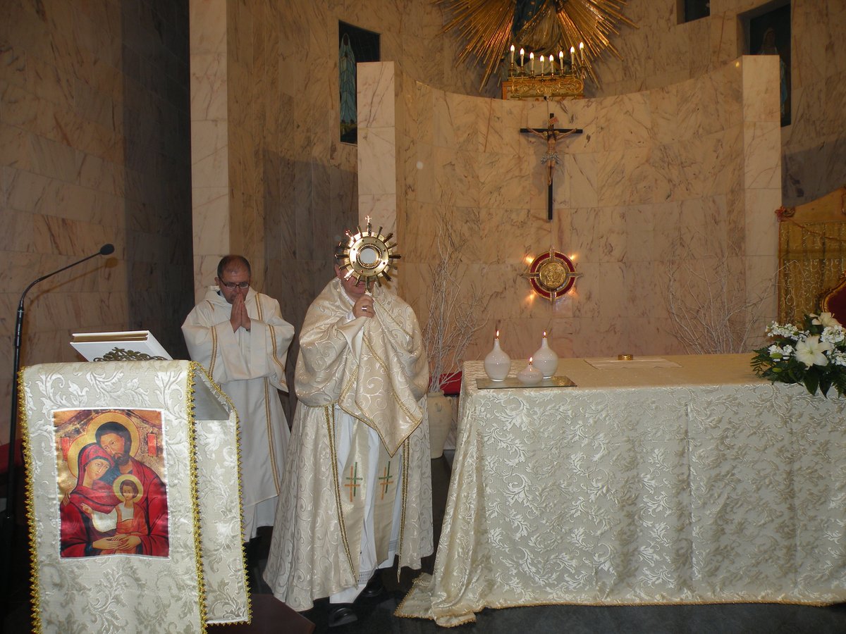 18-04-2013-messa-processione-eucaristica-00075.JPG