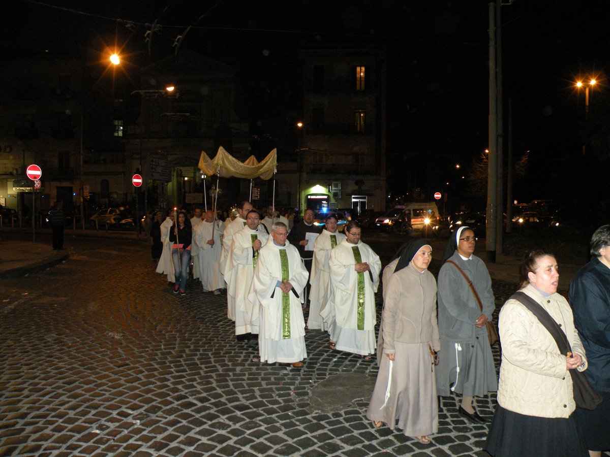 18-04-2013-messa-processione-eucaristica-00081.JPG