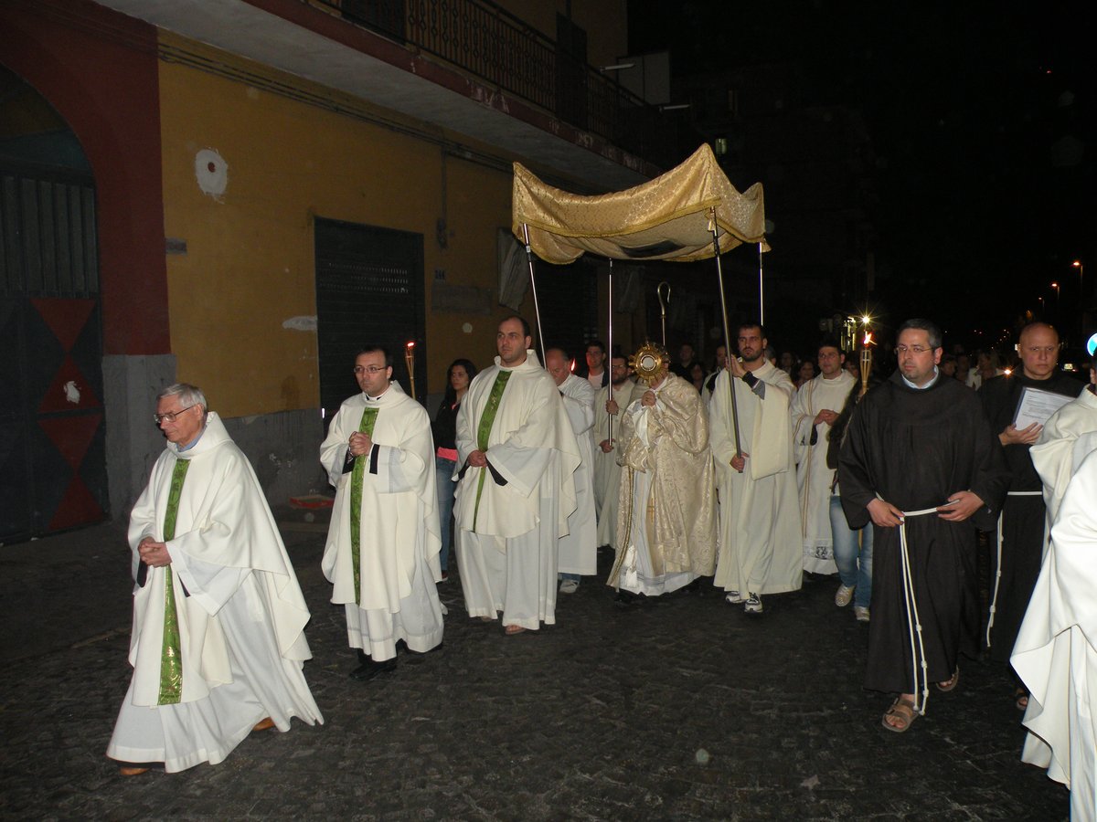 18-04-2013-messa-processione-eucaristica-00105.JPG