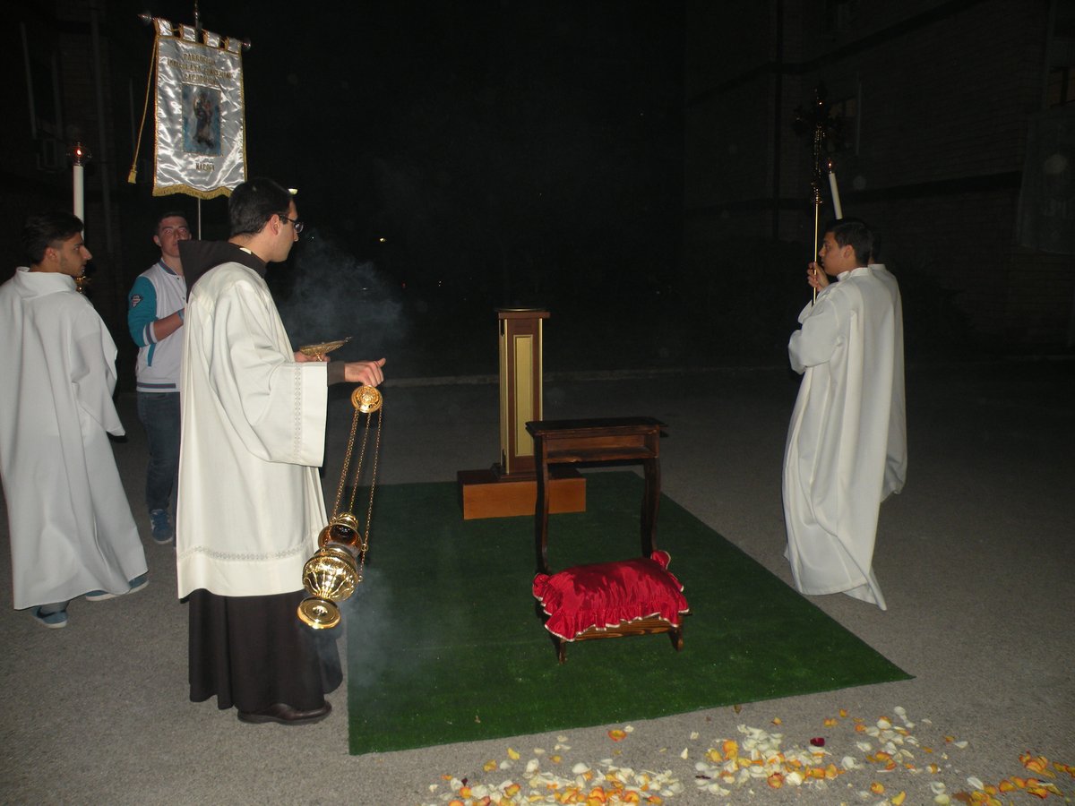 18-04-2013-messa-processione-eucaristica-00118.JPG