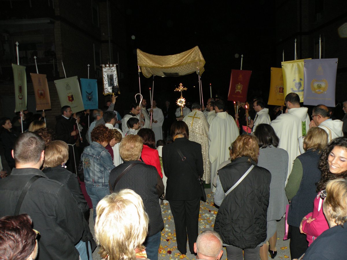 18-04-2013-messa-processione-eucaristica-00128.JPG