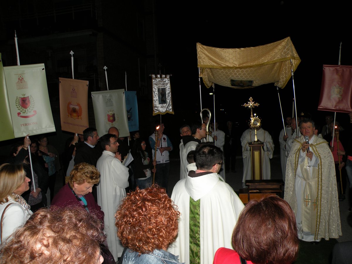 18-04-2013-messa-processione-eucaristica-00139.JPG