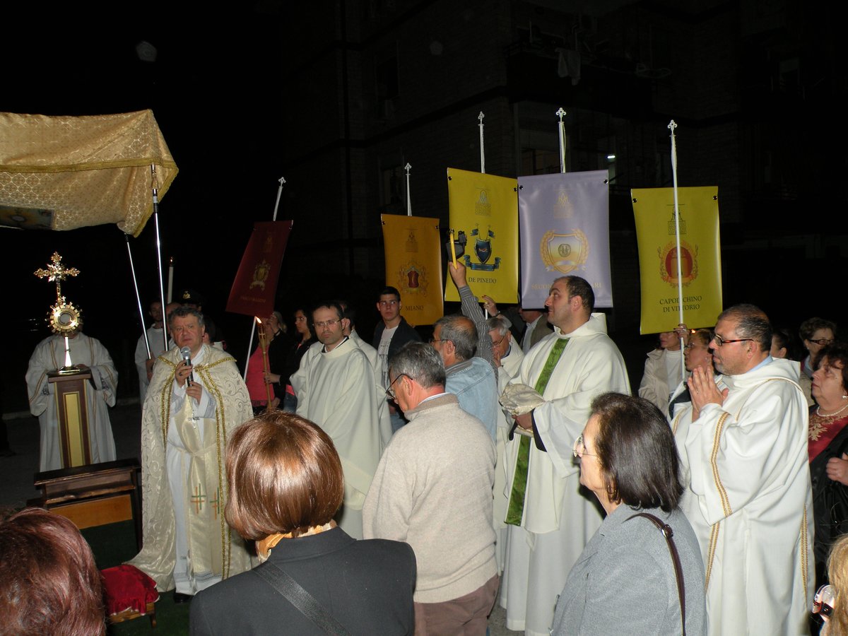 18-04-2013-messa-processione-eucaristica-00140.JPG