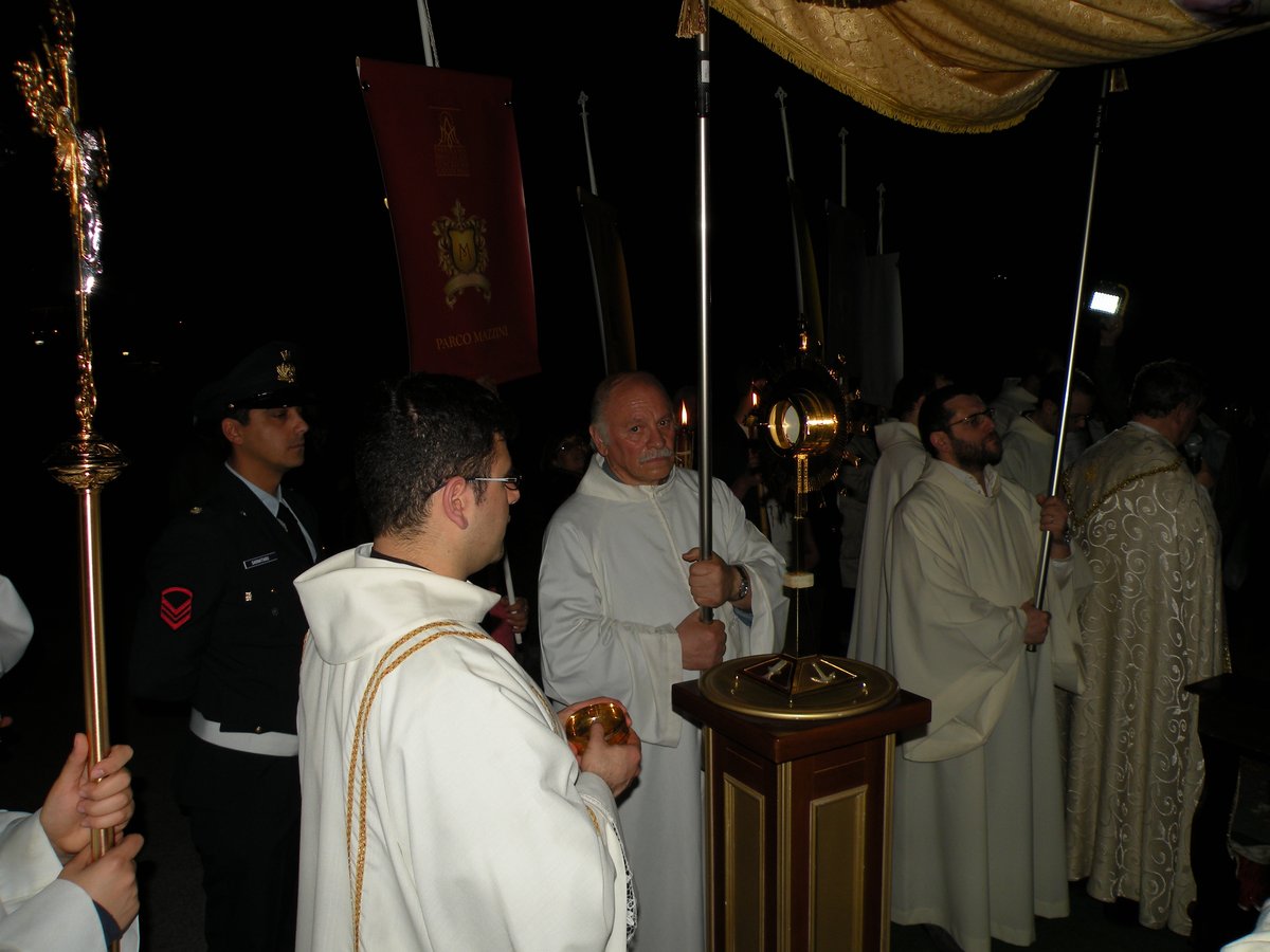 18-04-2013-messa-processione-eucaristica-00142.JPG