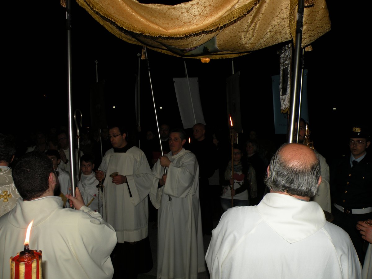 18-04-2013-messa-processione-eucaristica-00143.JPG