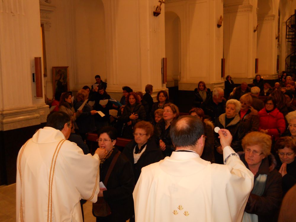 8-12-2011-messa-processione-066