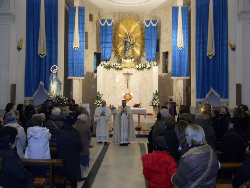 8-12-2011-messa-processione-085