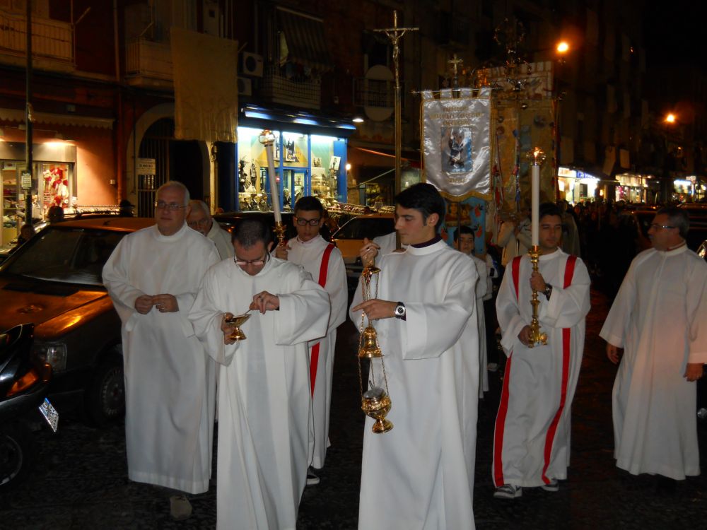 8-12-2011-messa-processione-093