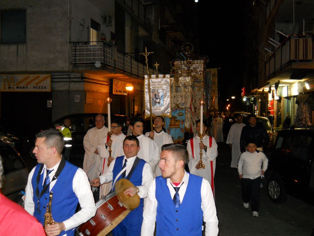 8-12-2011-messa-processione-116