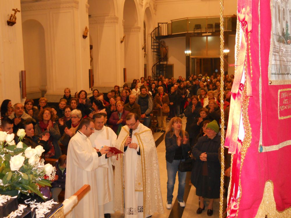 8-12-2011-messa-processione-214