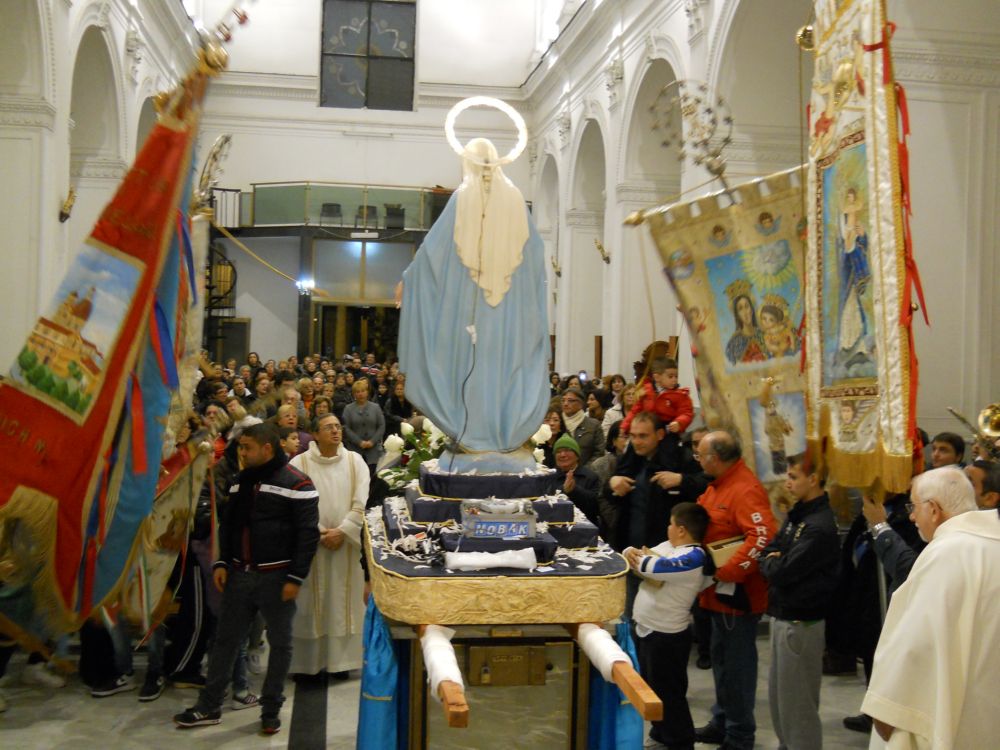 8-12-2011-messa-processione-225