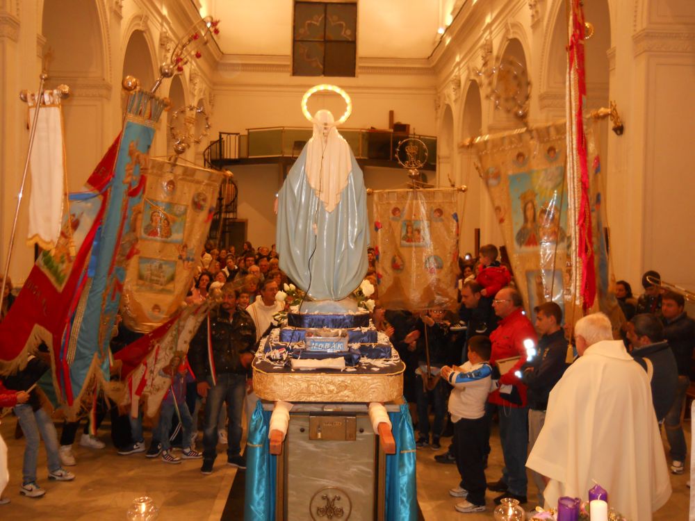 8-12-2011-messa-processione-226
