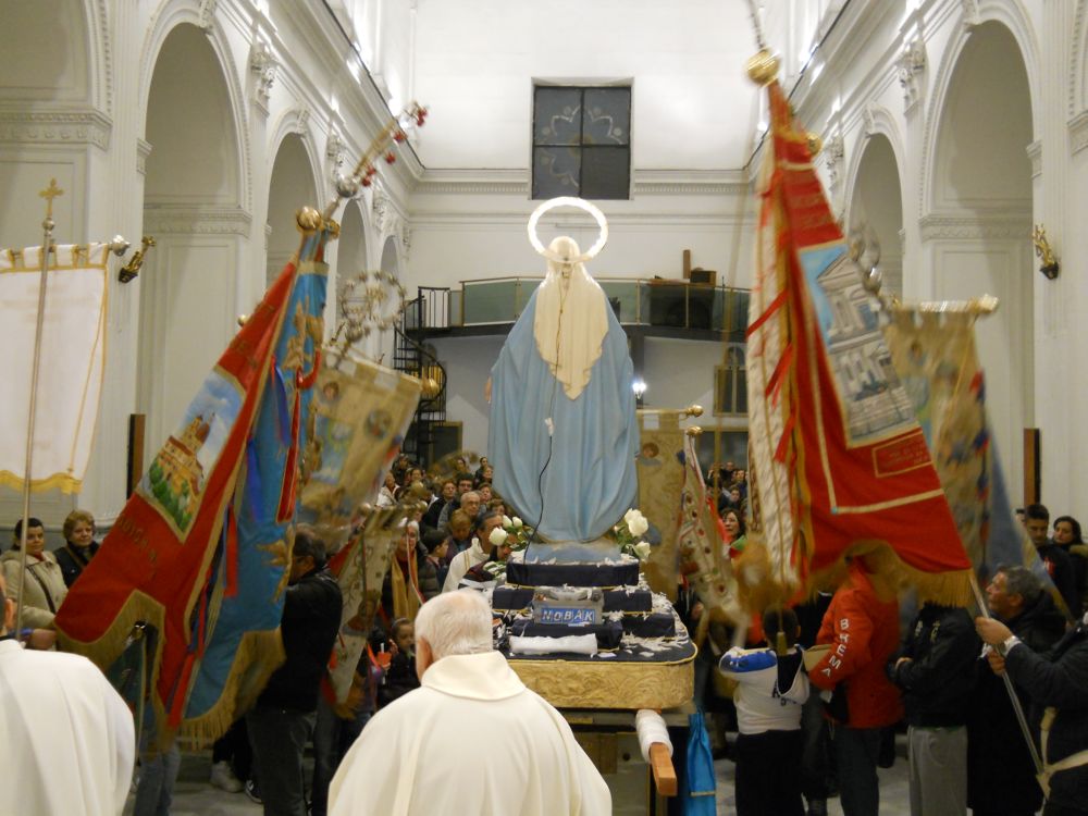 8-12-2011-messa-processione-228