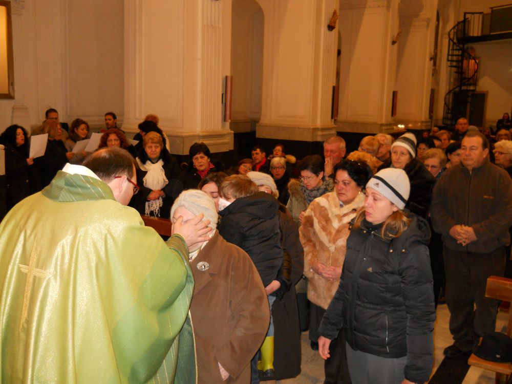 11-02-2012-madonna-lourdesI-0035
