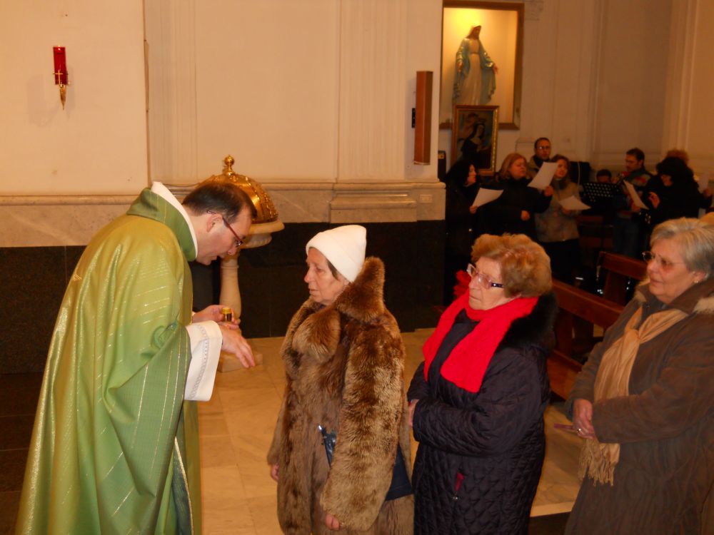 11-02-2012-madonna-lourdesI-0054