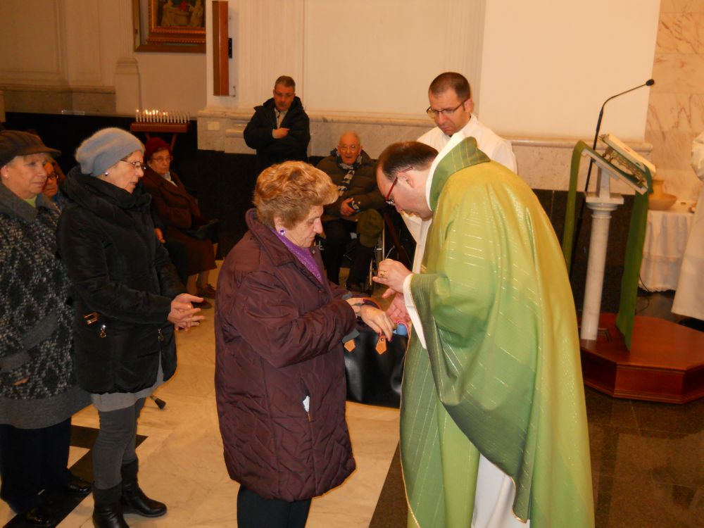11-02-2012-madonna-lourdesI-0058