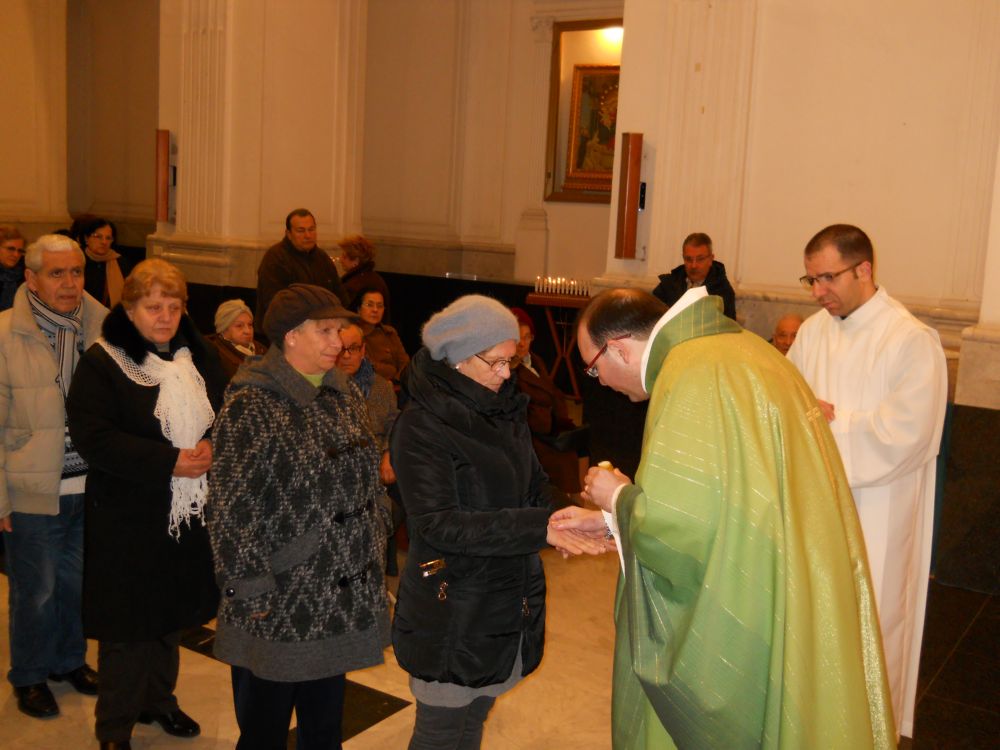 11-02-2012-madonna-lourdesI-0059