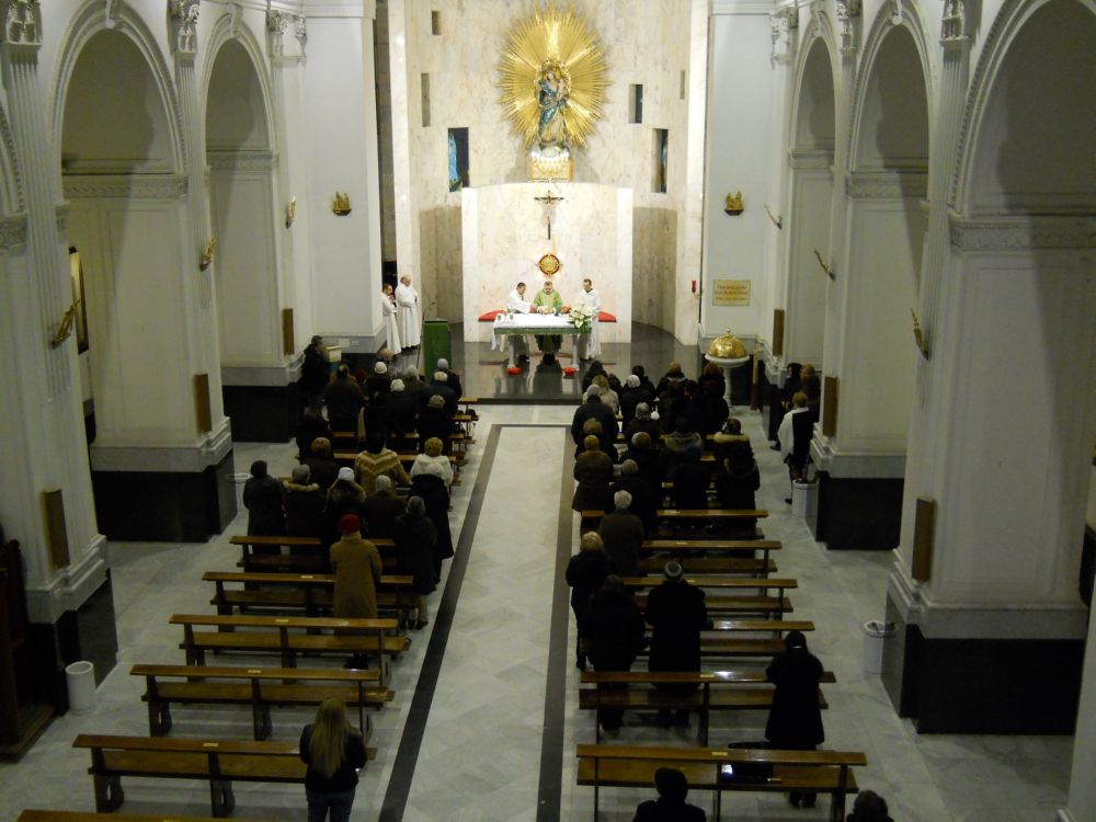 11-02-2012-madonna-lourdesI-0066