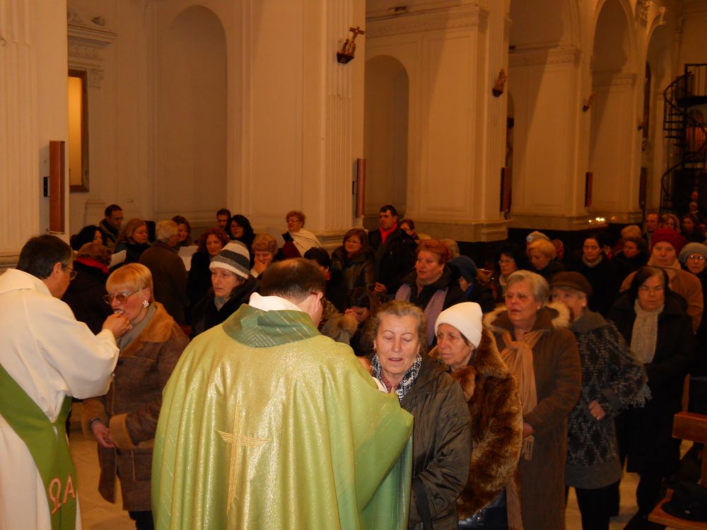 11-02-2012-madonna-lourdesI-0084