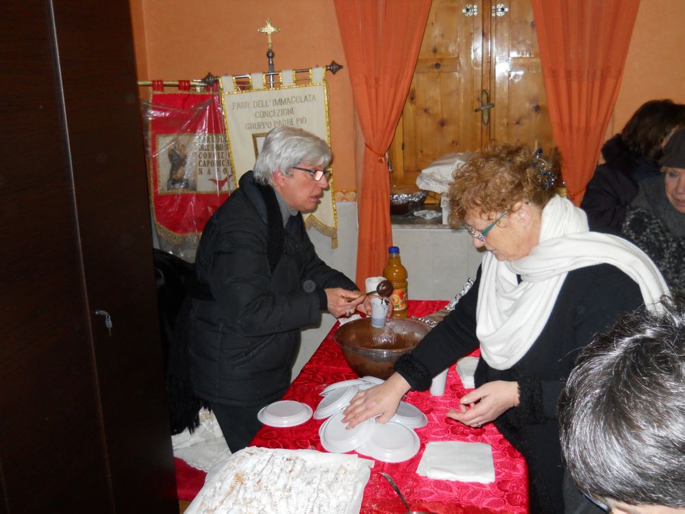 11-02-2012-madonna-lourdesI-0104