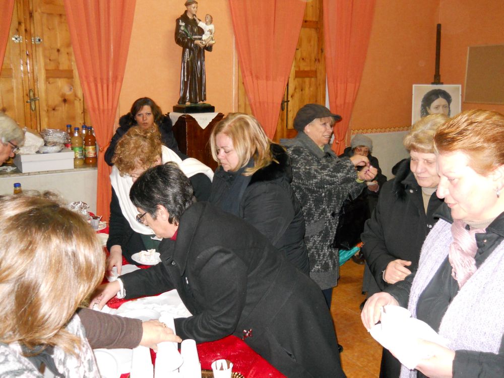 11-02-2012-madonna-lourdesI-0106