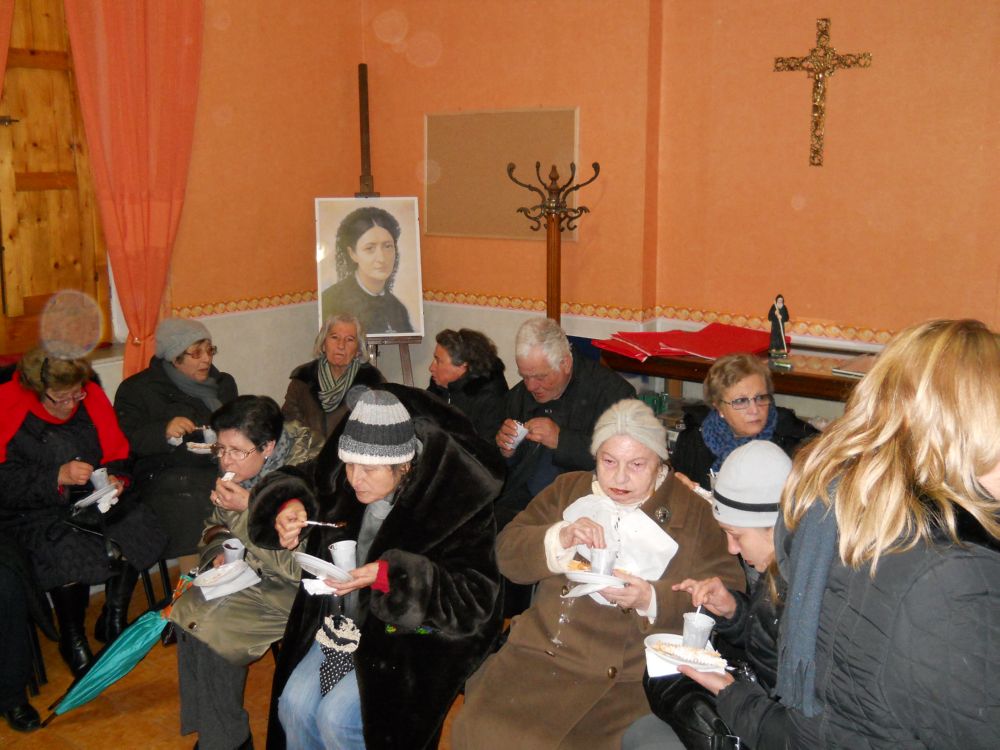 11-02-2012-madonna-lourdesI-0108