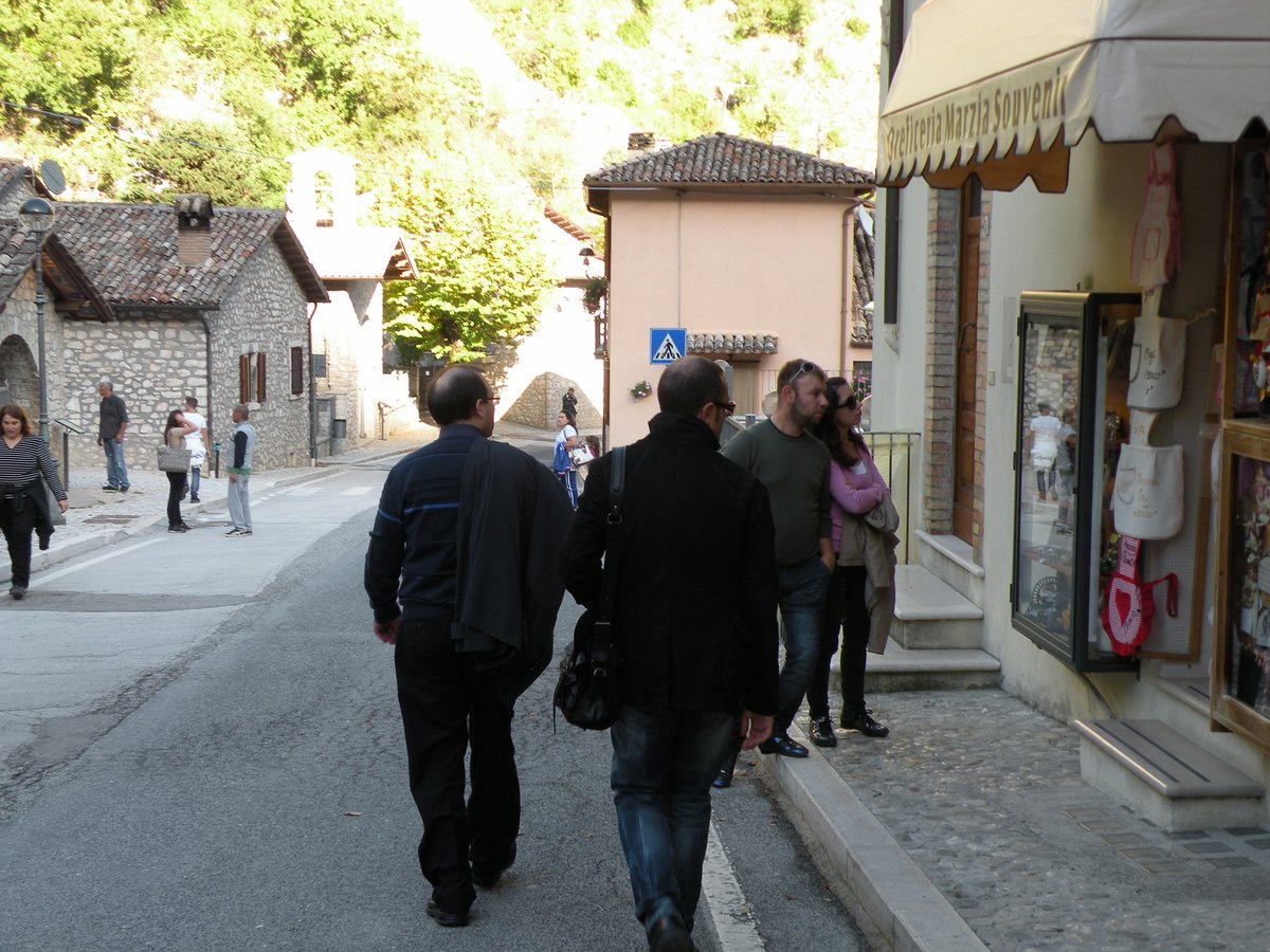2012-assisi-cascia-00100.JPG