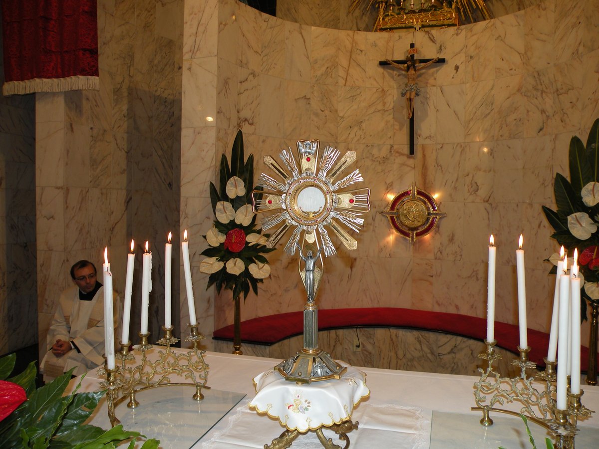2012-giovedi-quarantore-00039.JPG
