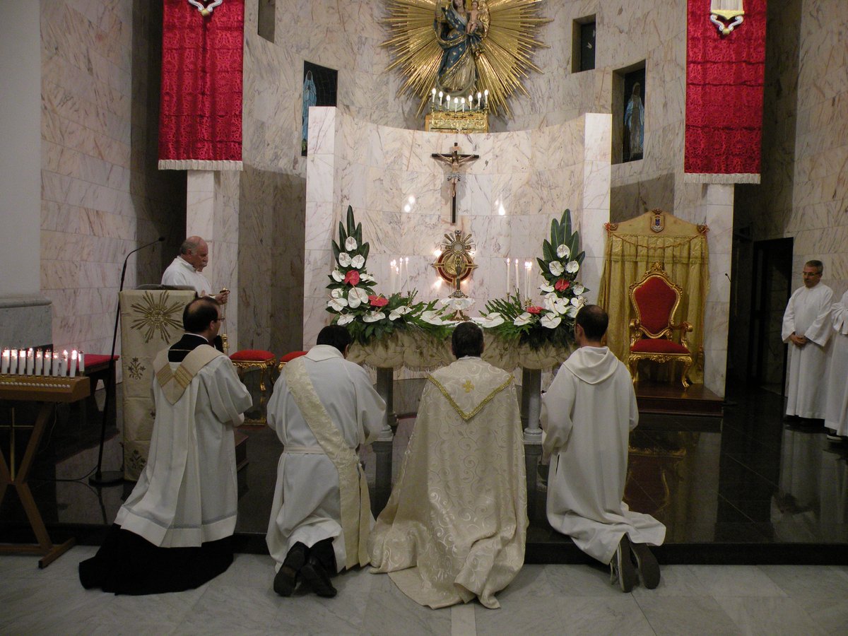 2012-giovedi-quarantore-00045.JPG