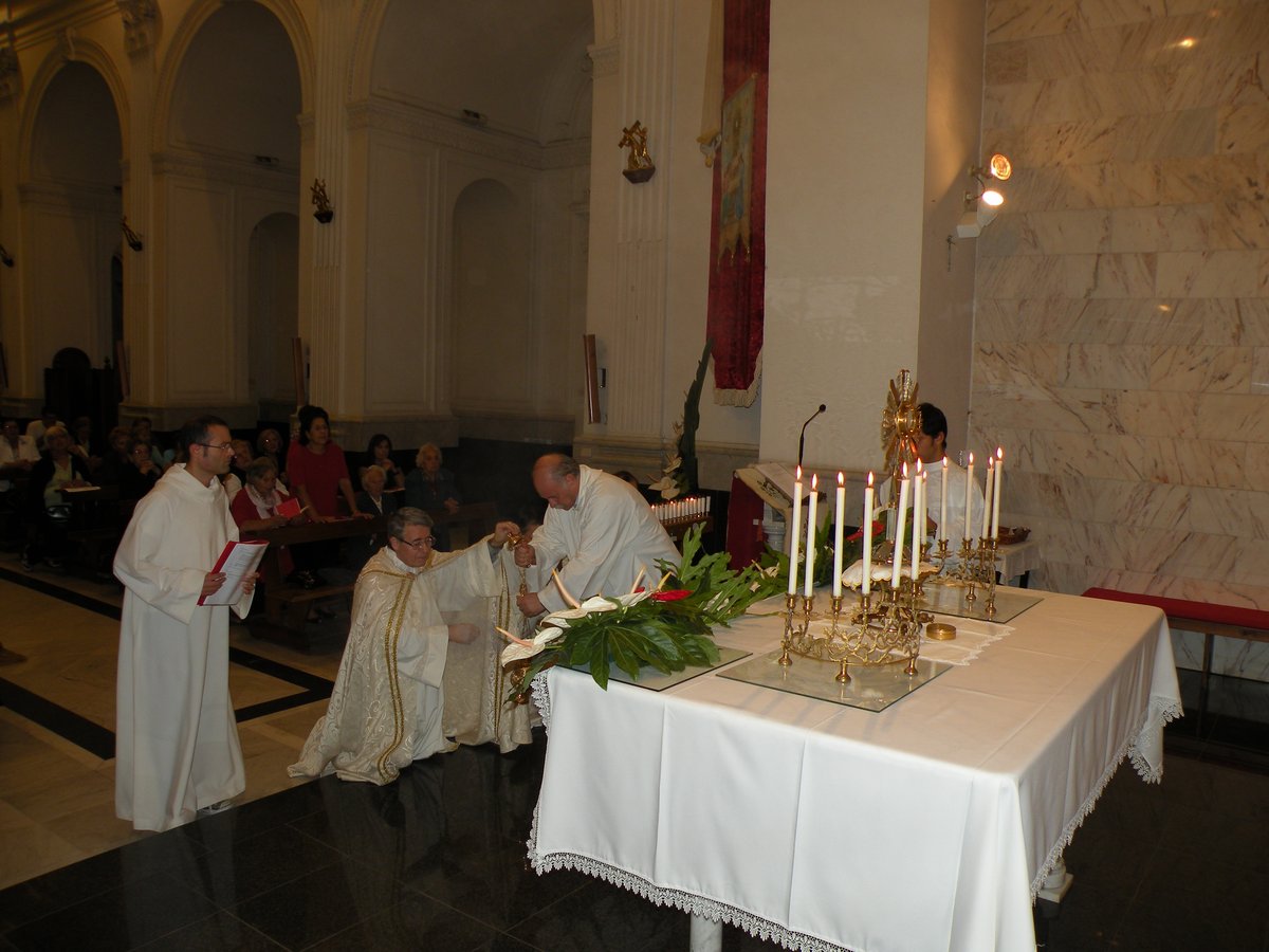 2012-giovedi-quarantore-00049.JPG