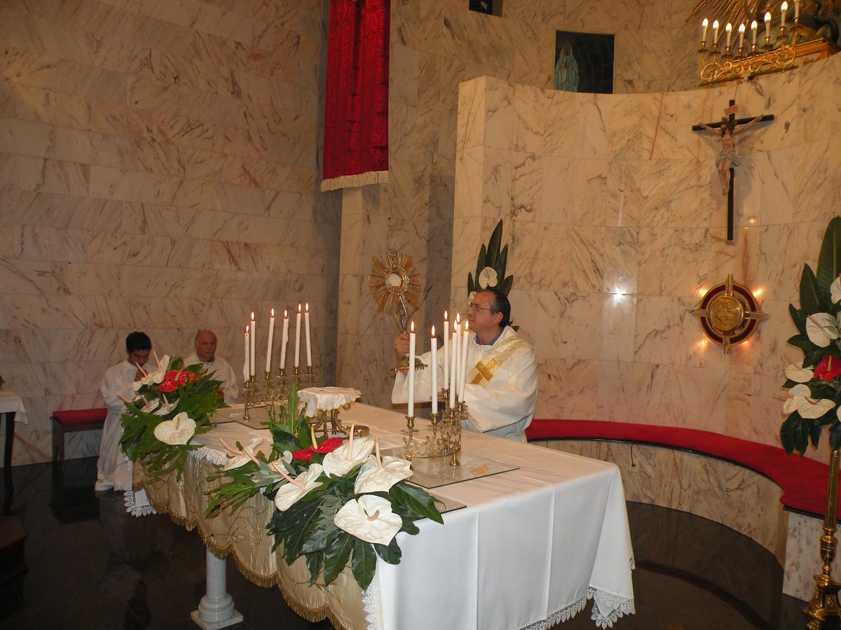 2012-giovedi-quarantore-00051.JPG