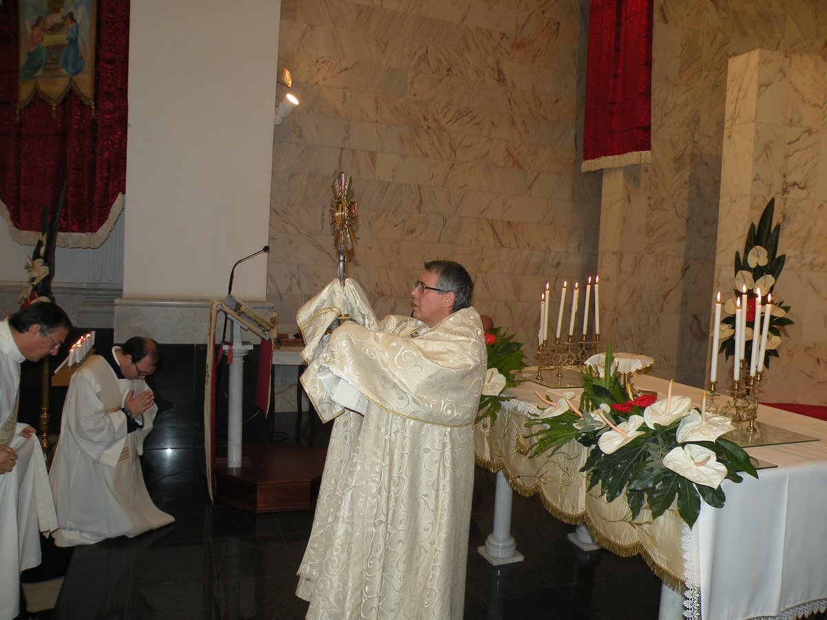 2012-giovedi-quarantore-00052.JPG