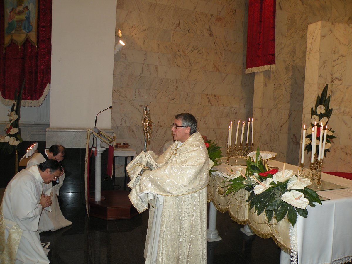 2012-giovedi-quarantore-00053.JPG