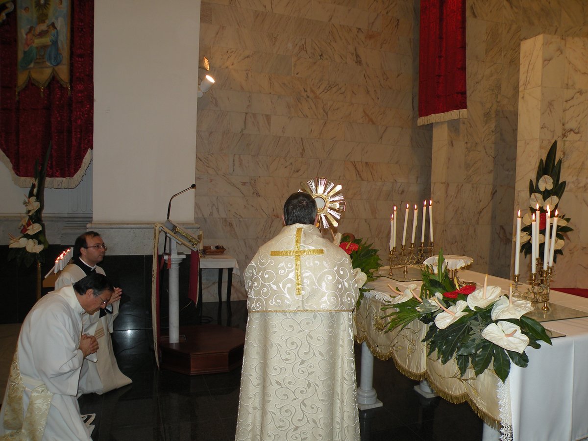 2012-giovedi-quarantore-00055.JPG