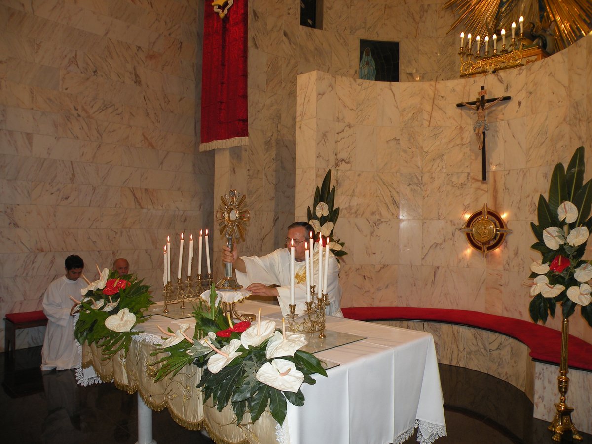 2012-giovedi-quarantore-00056.JPG