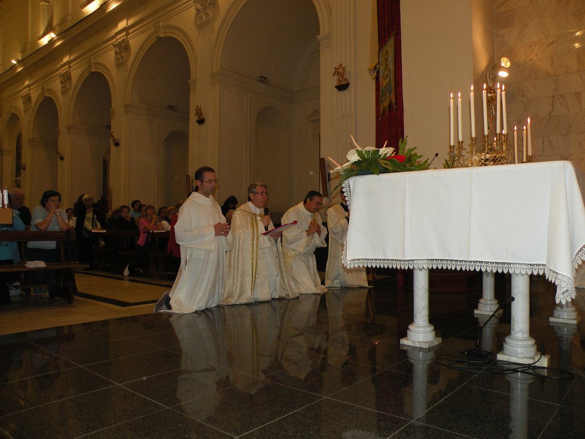 2012-giovedi-quarantore-00057.JPG