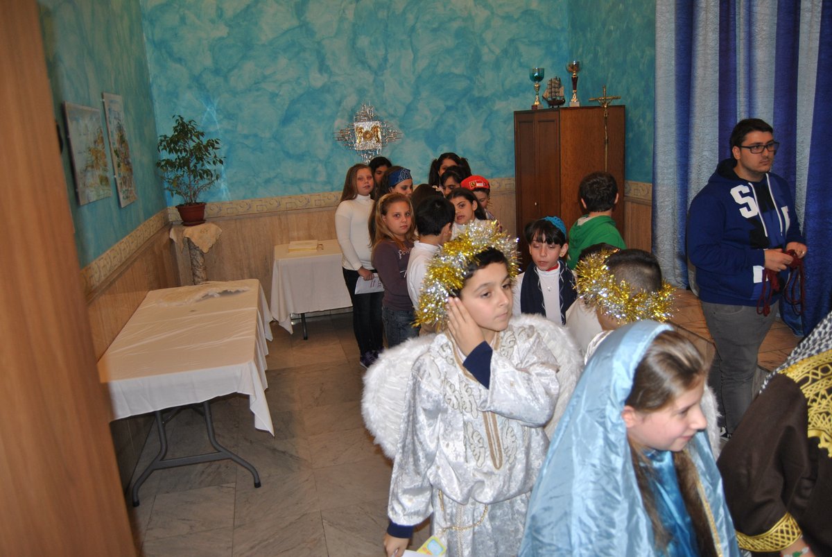 26-12-2012-recita-bimbi-00019.JPG