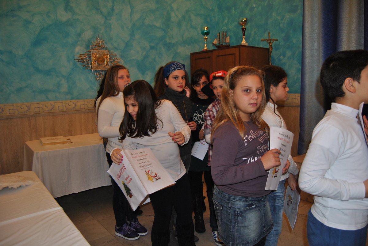 26-12-2012-recita-bimbi-00020.JPG