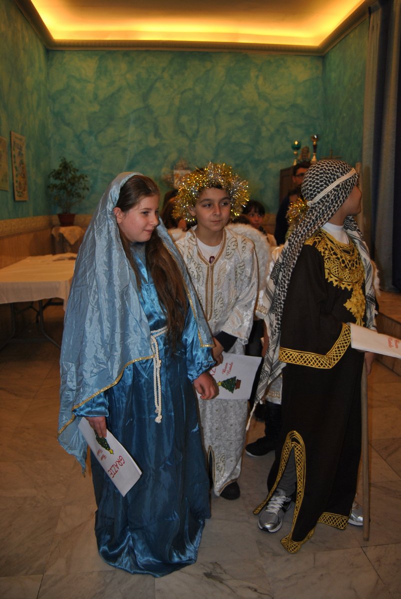26-12-2012-recita-bimbi-00027.JPG