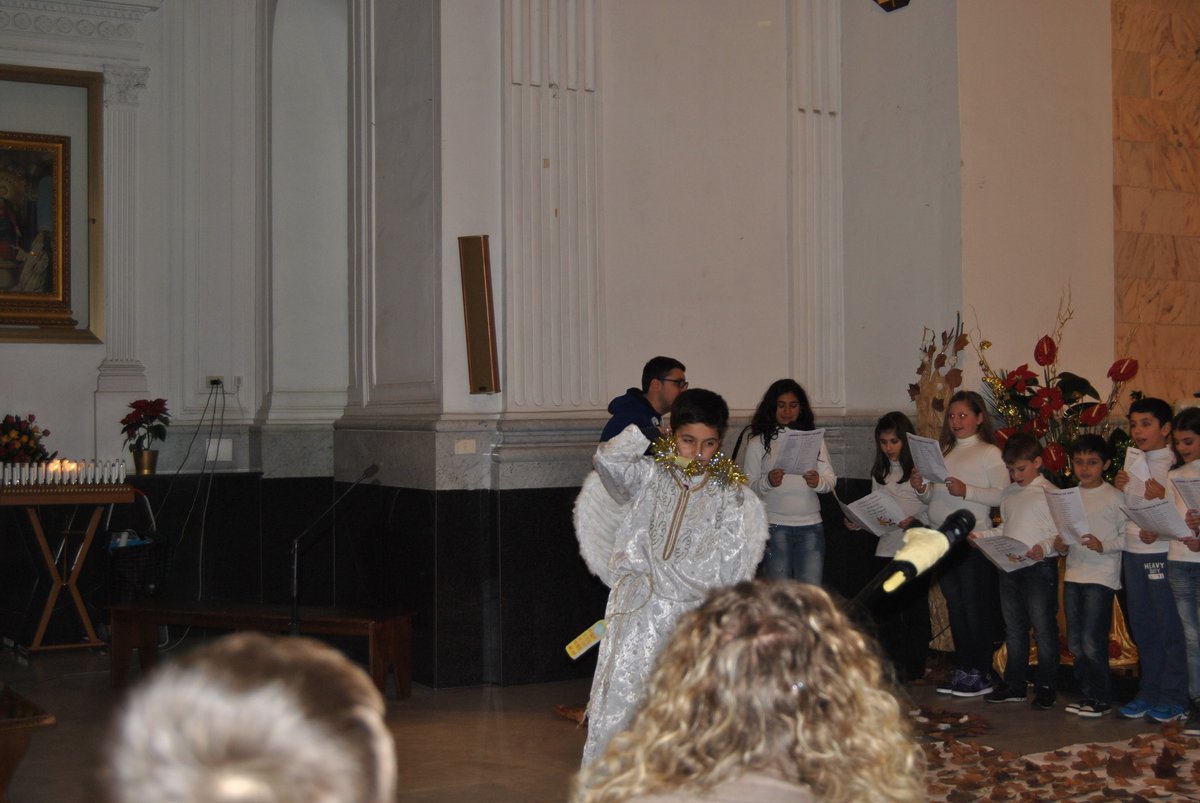 26-12-2012-recita-bimbi-00040.JPG