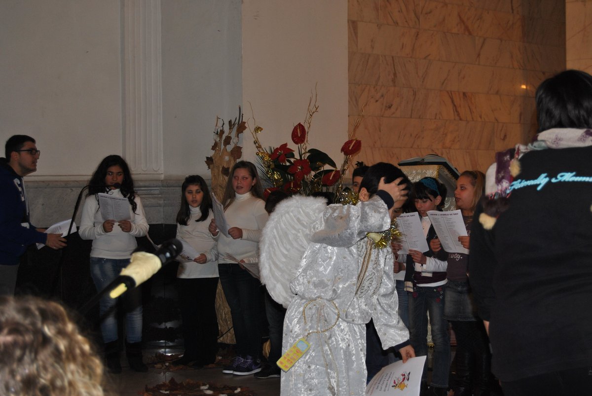 26-12-2012-recita-bimbi-00041.JPG