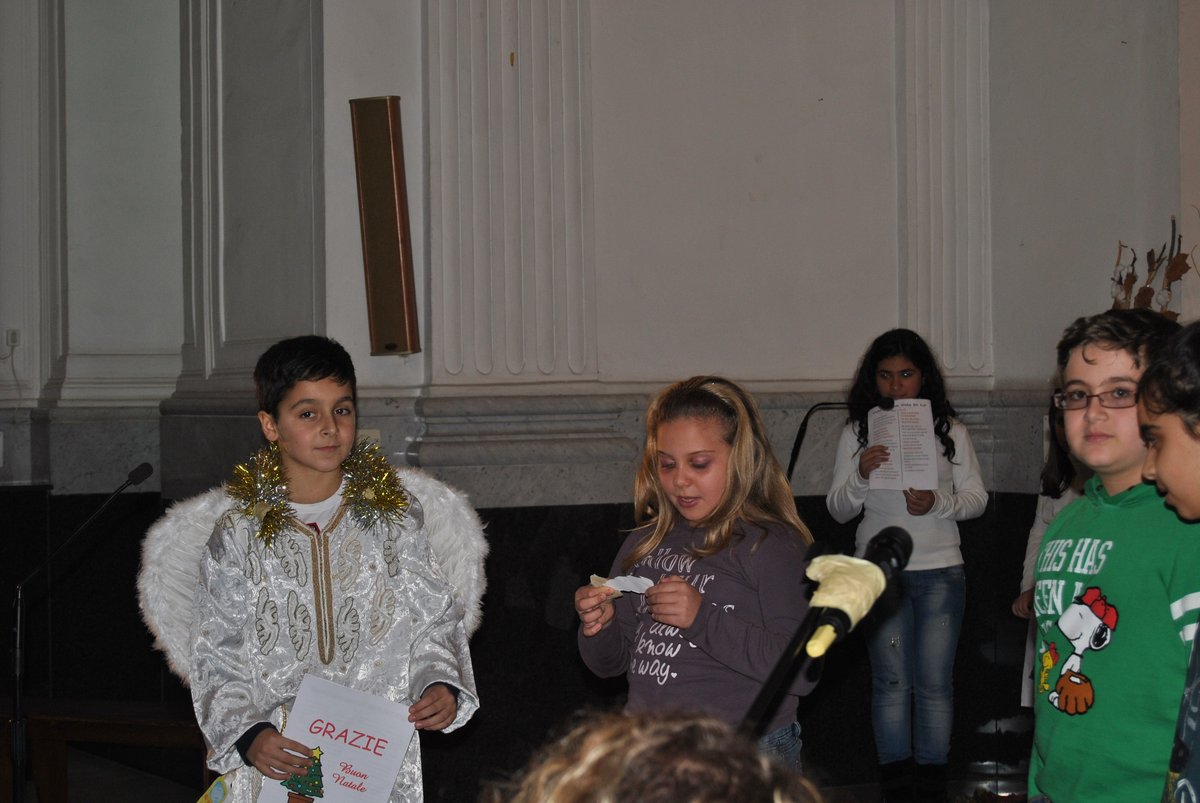 26-12-2012-recita-bimbi-00047.JPG