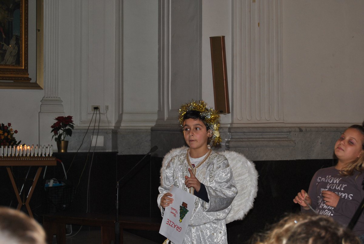 26-12-2012-recita-bimbi-00049.JPG