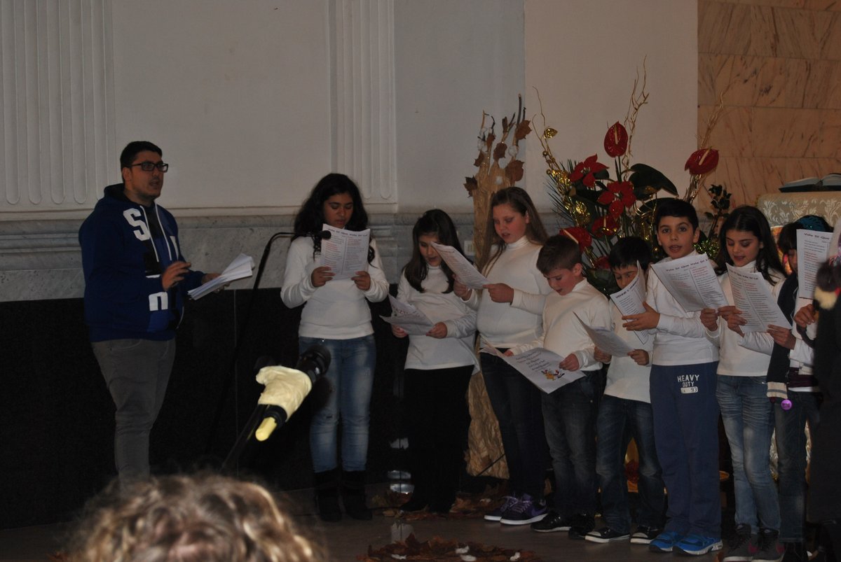26-12-2012-recita-bimbi-00052.JPG