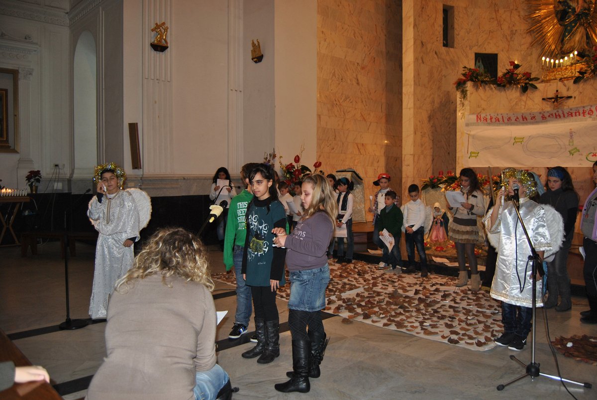 26-12-2012-recita-bimbi-00057.JPG